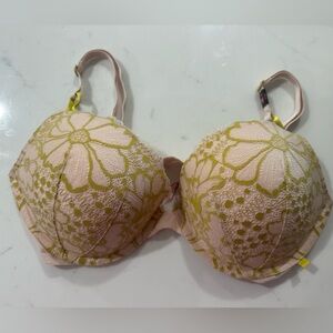 Brand New with tags Victoria Secret Push up bra
